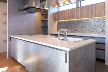 船橋市・習志野市・千葉市で建てる注文住宅｜モザイクタイルのキッチン