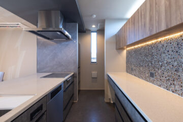 船橋市・習志野市・千葉市で建てる注文住宅｜モザイクタイルのキッチン